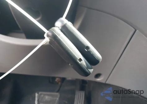 2013 Hyundai Sonata Hybrid z USA, uszkodzony, nr VIN KMHEC4A44DA051387